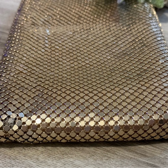 Vintage Whiting & Davis Gold Tone Metal Mesh Large Zippered Clutch / Handbag - Picture 11 of 16